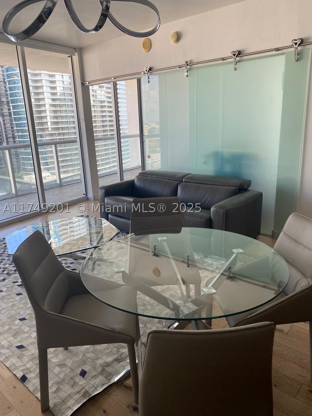485 Brickell Ave 2603 Property Photo 6