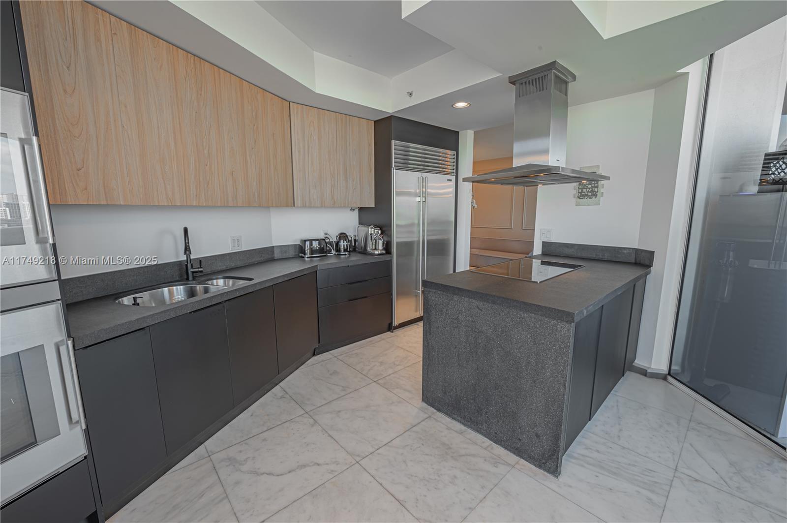 18201 Collins Ave 1201 Property Photo 22