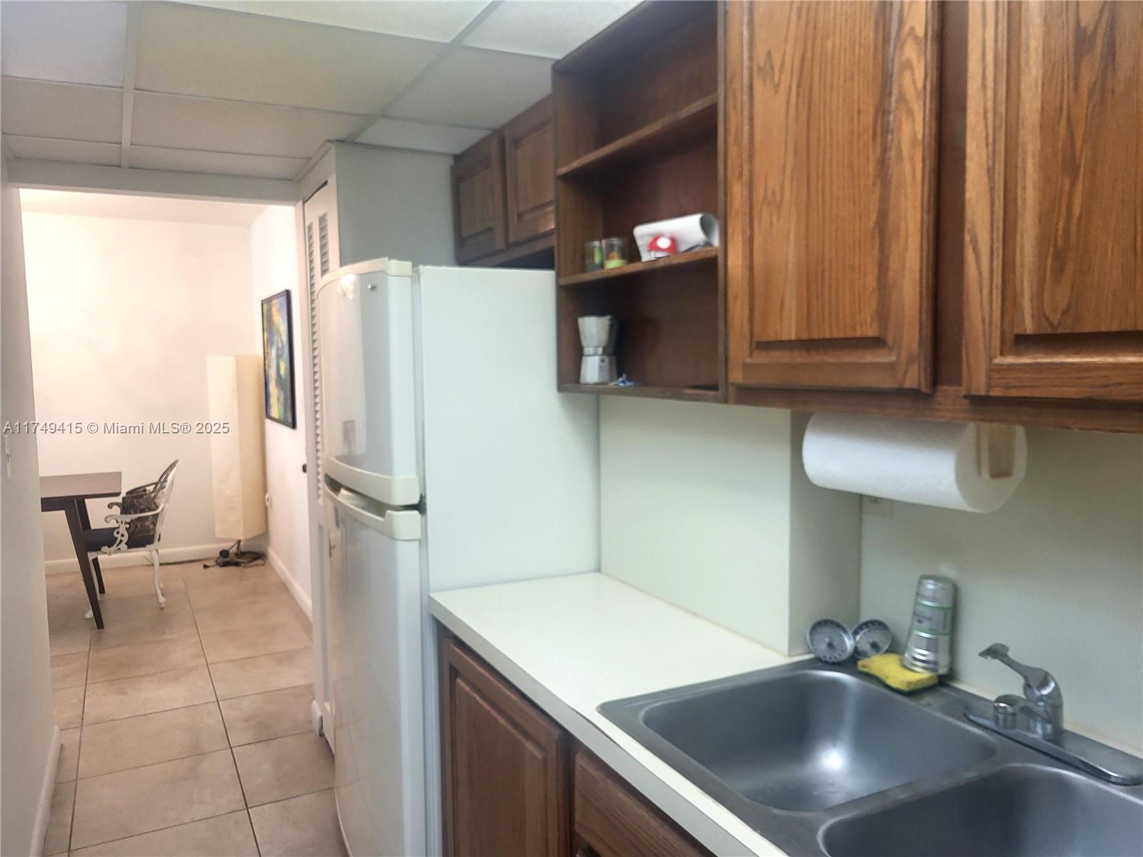 1623 Collins Ave 614 Property Photo 9