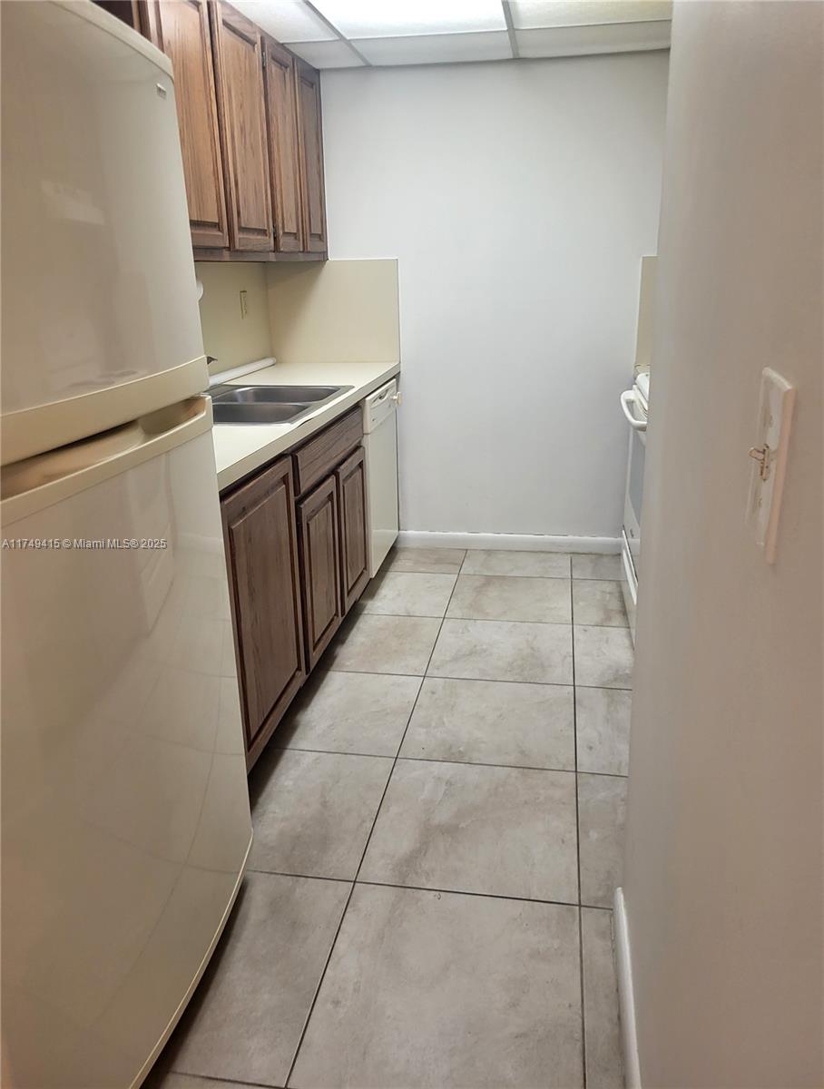 1623 Collins Ave 614 Property Photo 10