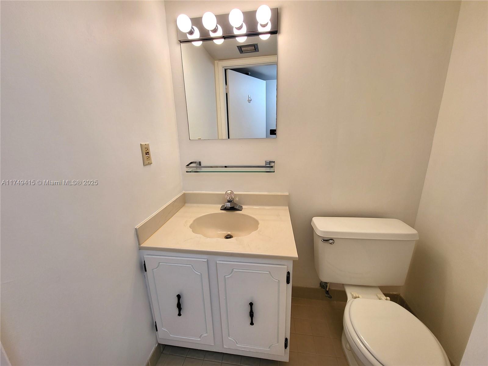 1623 Collins Ave 614 Property Photo 14