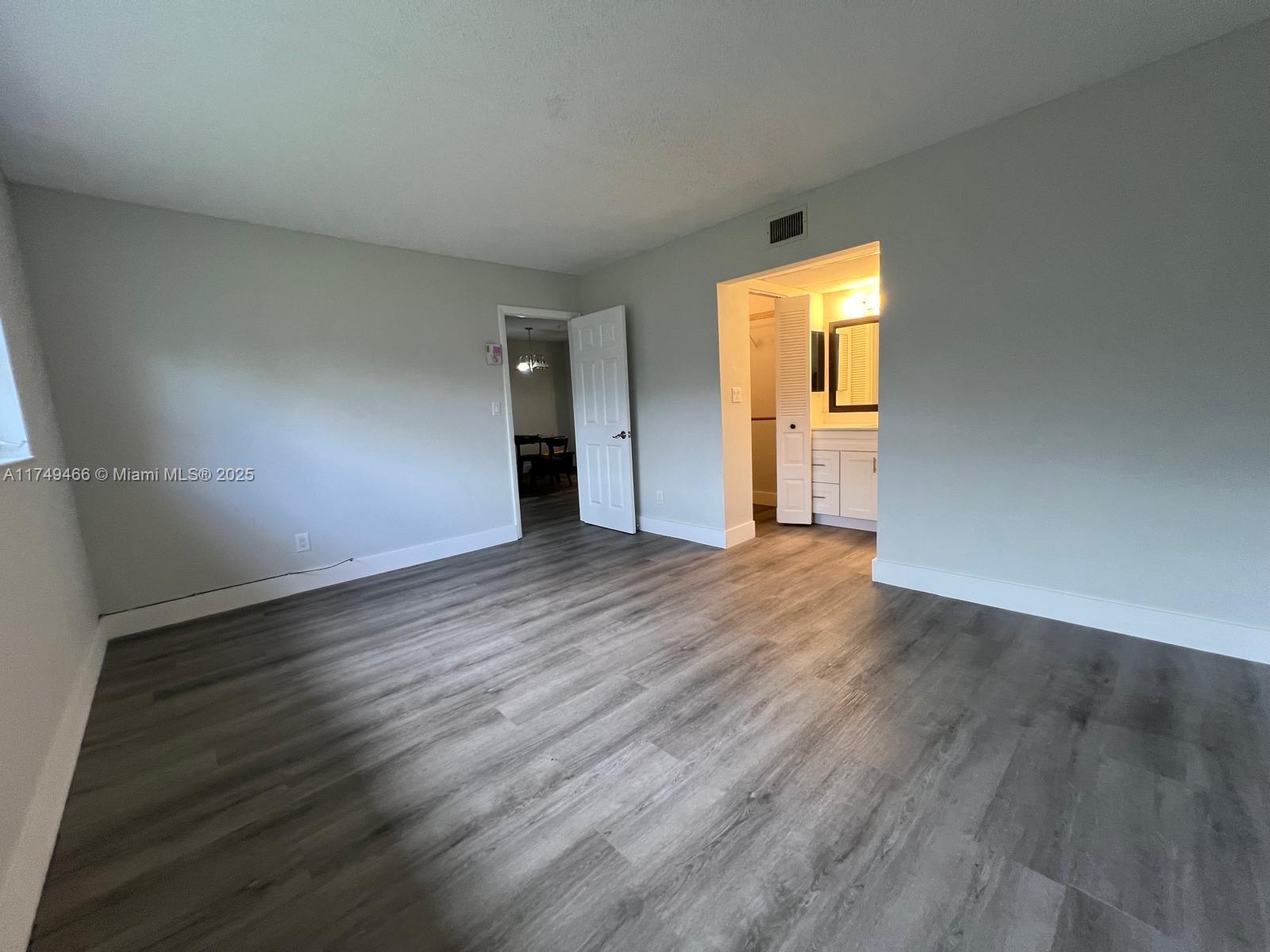 7837 Golf Cir Dr 102 Property Photo 8