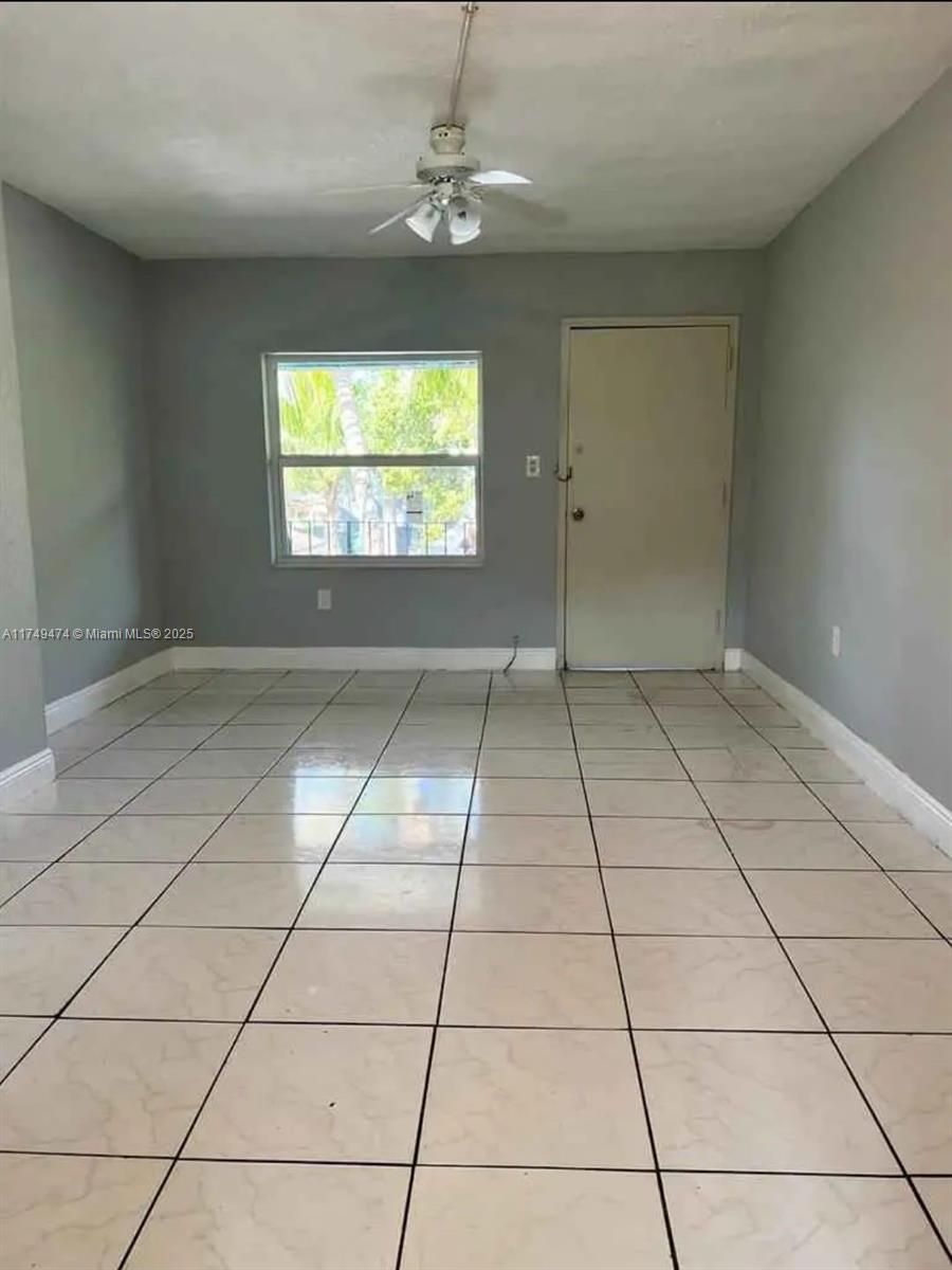 8312 Ne Miami Ct D Property Photo 3