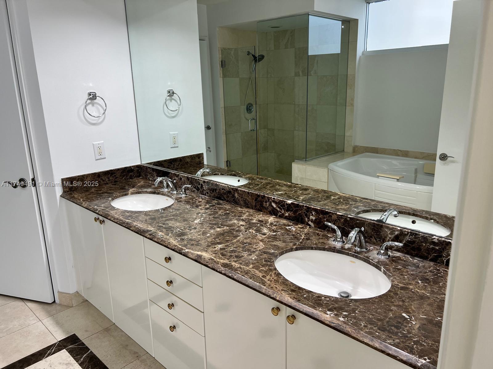 17555 Collins Ave 406 Property Photo 45