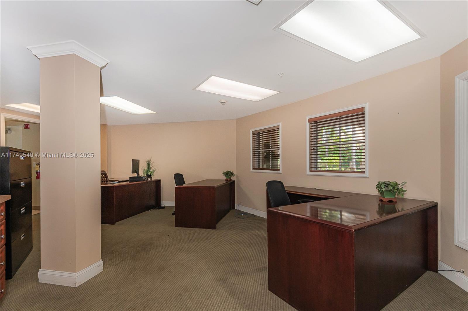 17100 N Bay Property Photo 5