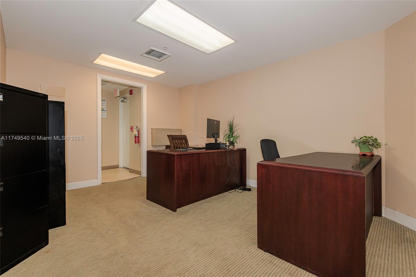 17100 N Bay Property Photo 6