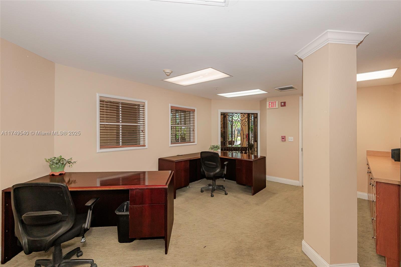 17100 N Bay Property Photo 9