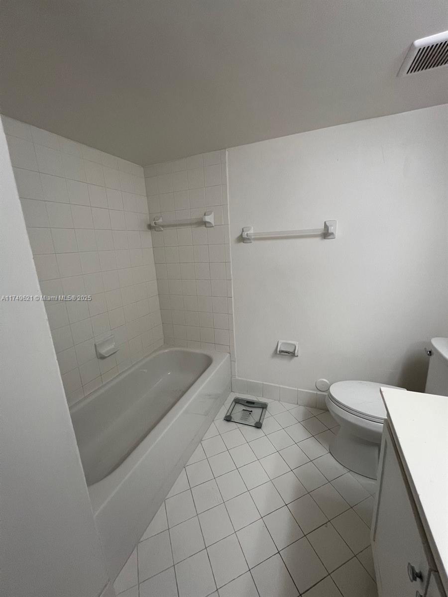 2911 Se 13th Rd 106-40 Property Photo 6