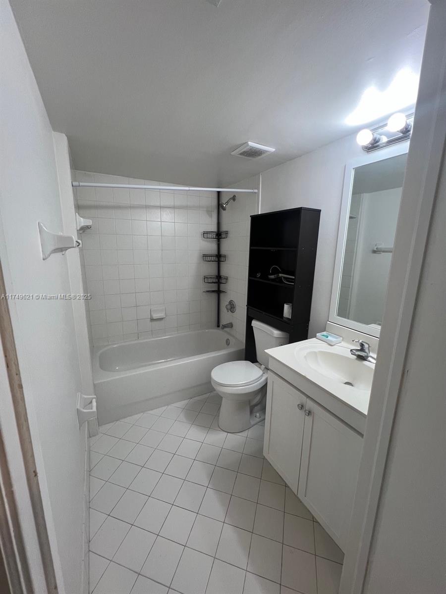 2911 Se 13th Rd 106-40 Property Photo 15