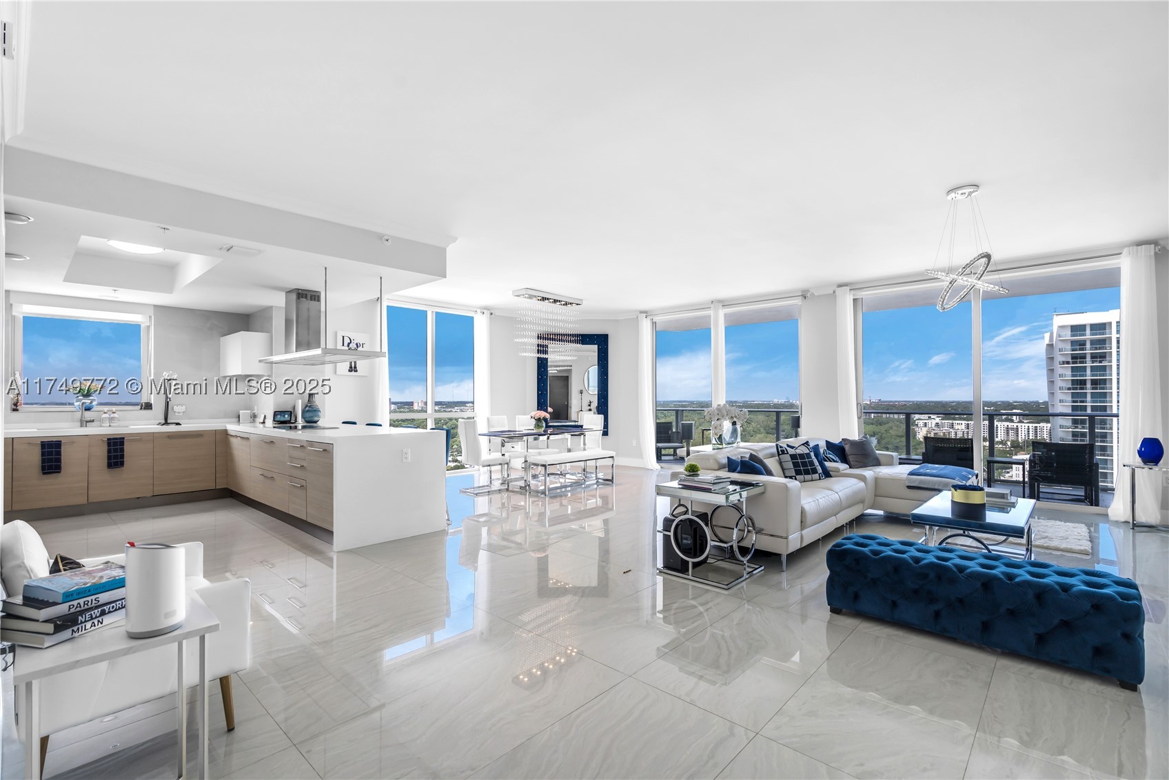 17111 Biscayne Blvd 2001 Property Photo 2