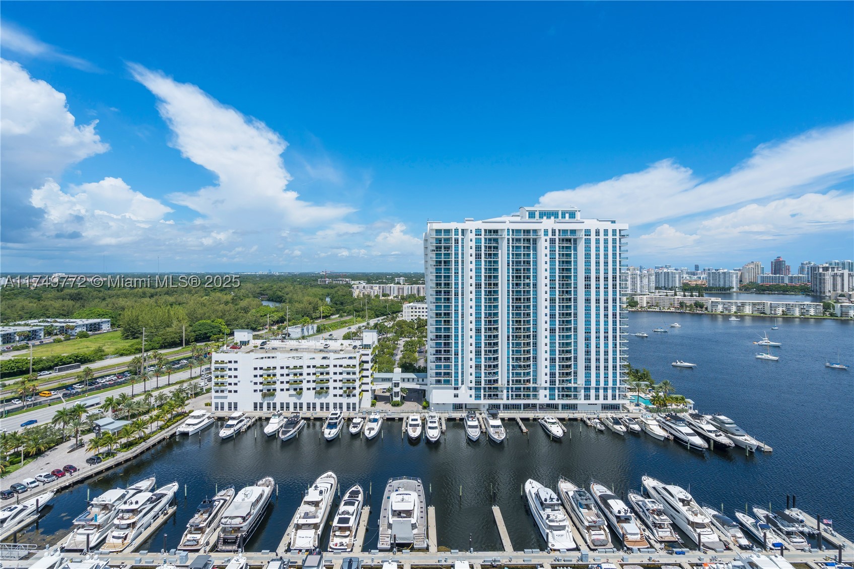 17111 Biscayne Blvd 2001 Property Photo 4