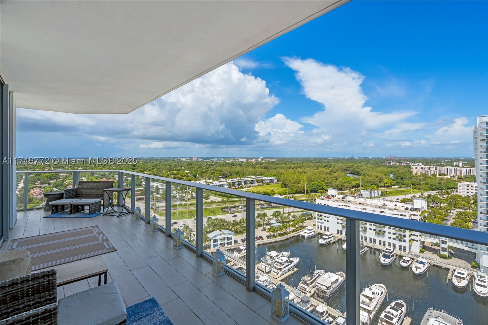 17111 Biscayne Blvd 2001 Property Photo 6