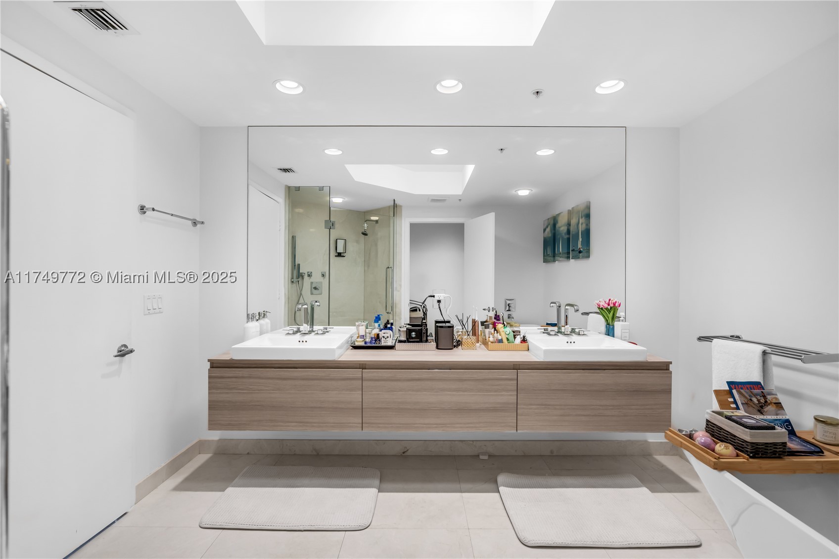 17111 Biscayne Blvd 2001 Property Photo 20