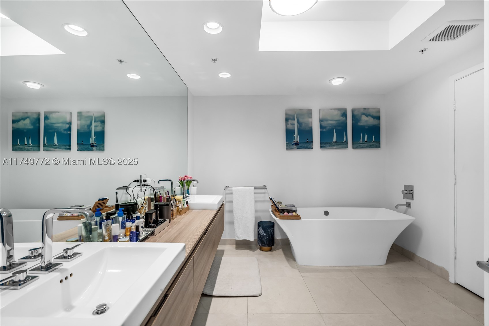 17111 Biscayne Blvd 2001 Property Photo 21