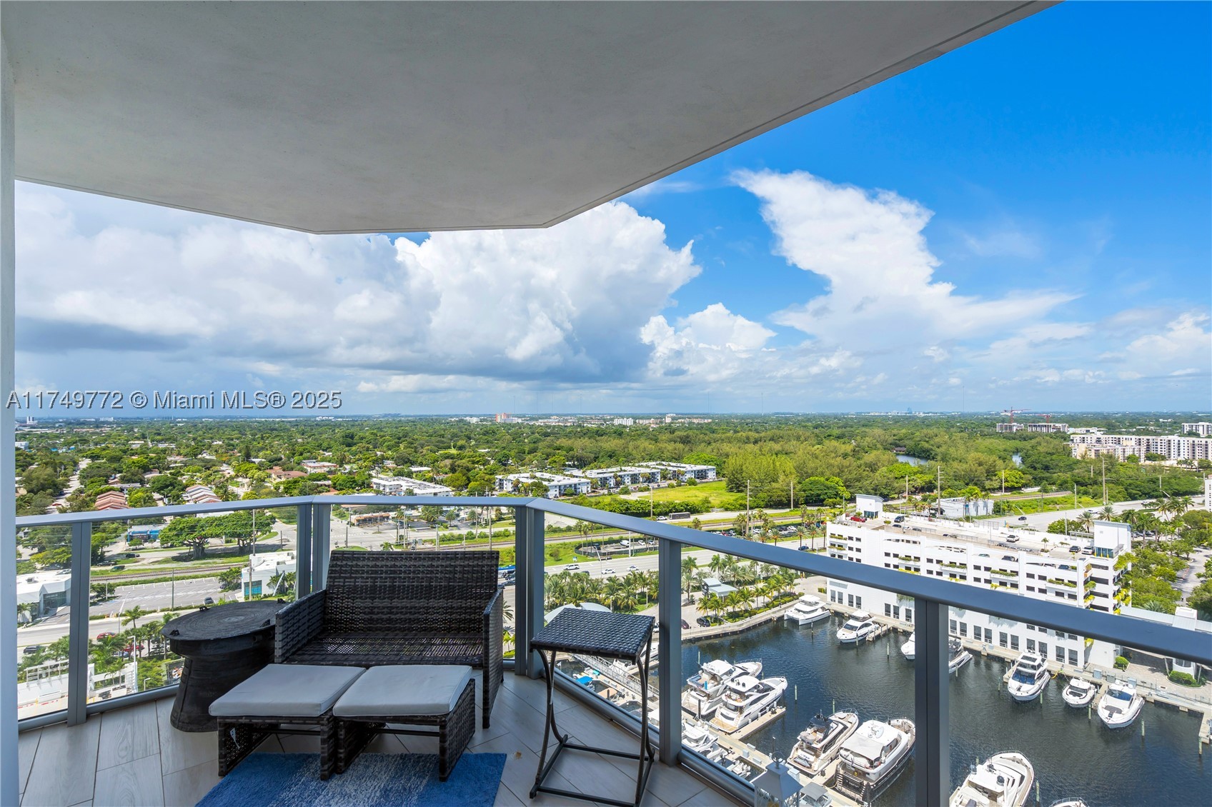 17111 Biscayne Blvd 2001 Property Photo 32