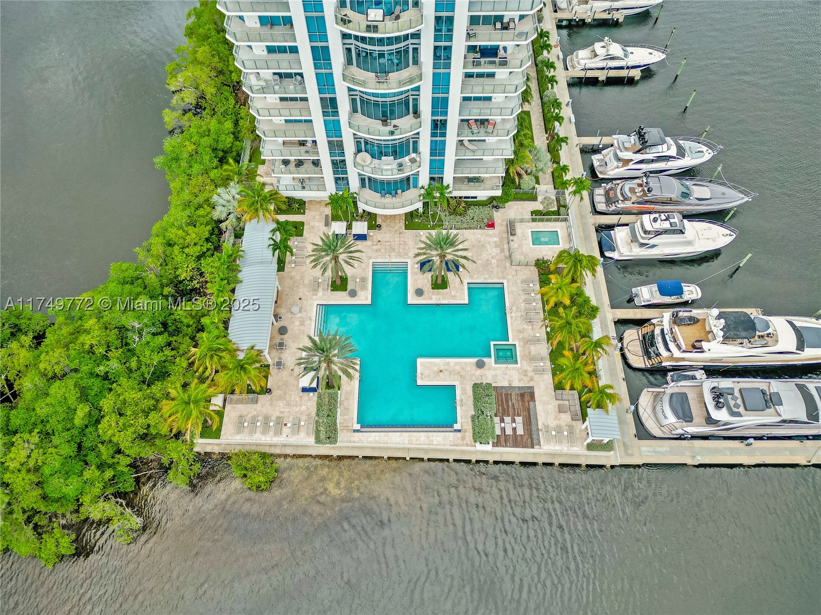 17111 Biscayne Blvd 2001 Property Photo 41