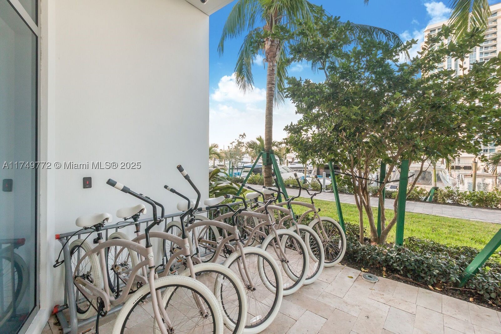 17111 Biscayne Blvd 2001 Property Photo 49