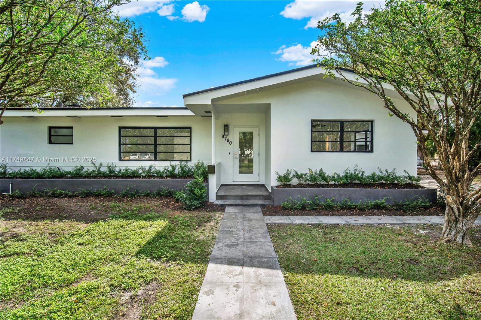 9790 Sw 136th St Property Photo 4