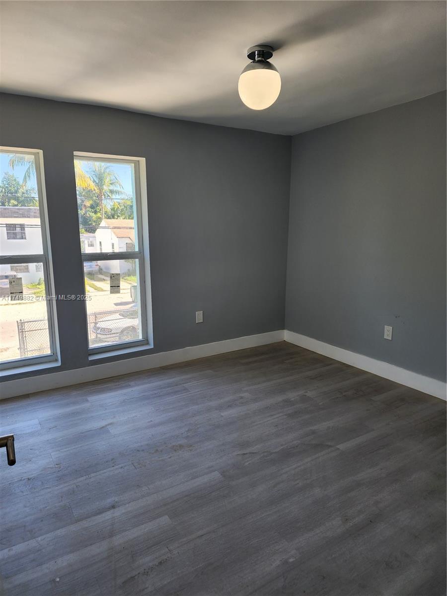 8312 Ne Miami Ct C Property Photo 6