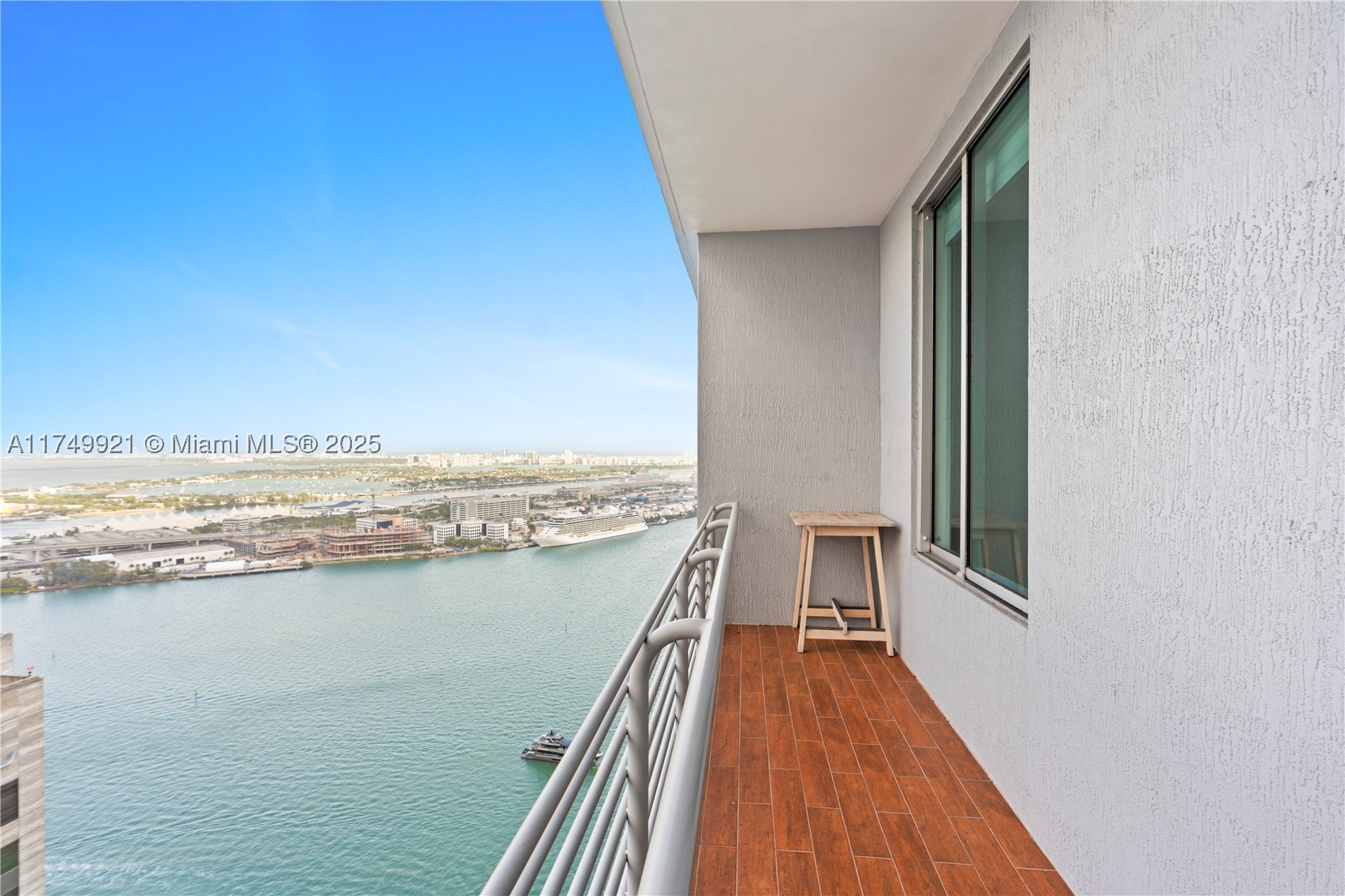 335 S Biscayne Blvd Uph02 Property Photo 6