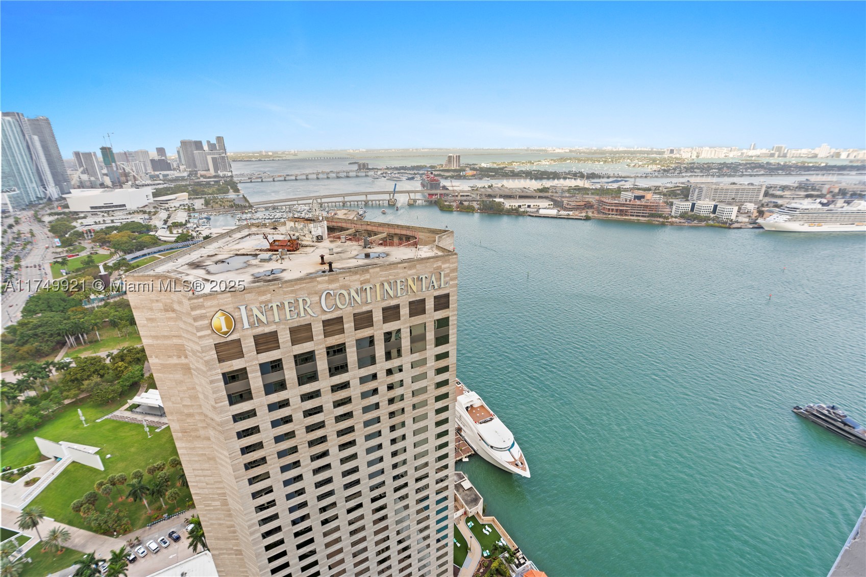 335 S Biscayne Blvd Uph02 Property Photo 12
