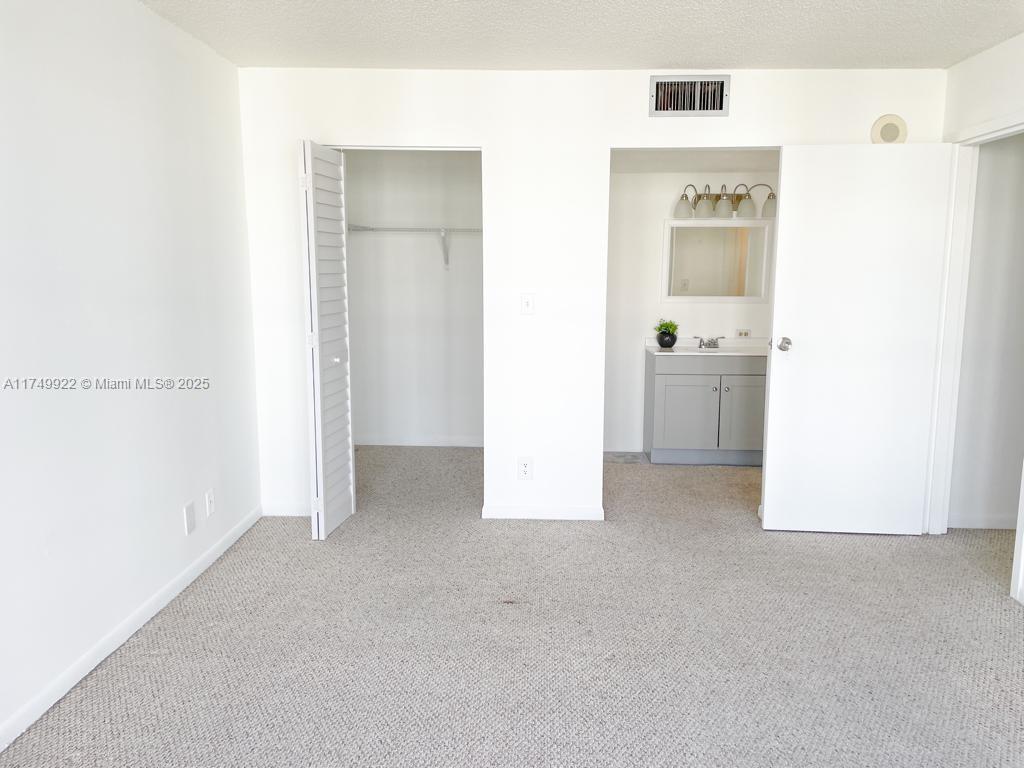 16919 N Bay Rd 706 Property Photo 11