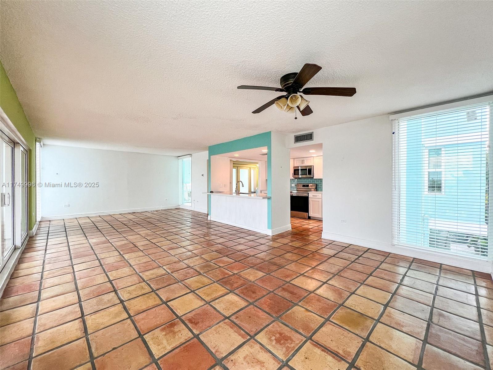 188 Atlantic Blvd B Property Photo 6