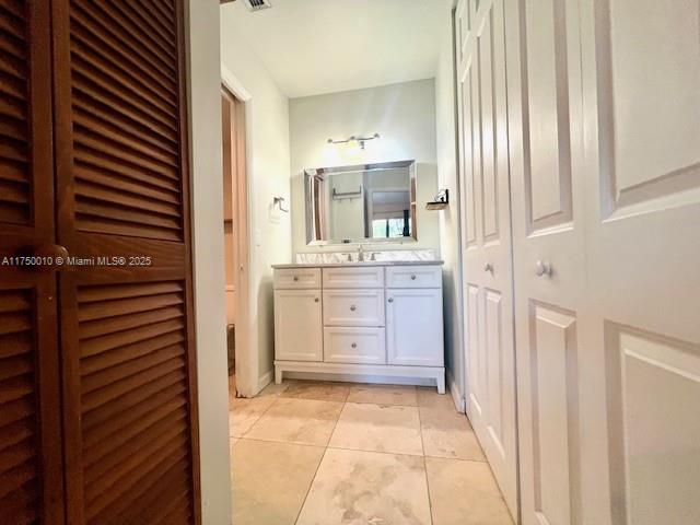 1000 River Reach Dr 124 Property Photo 12