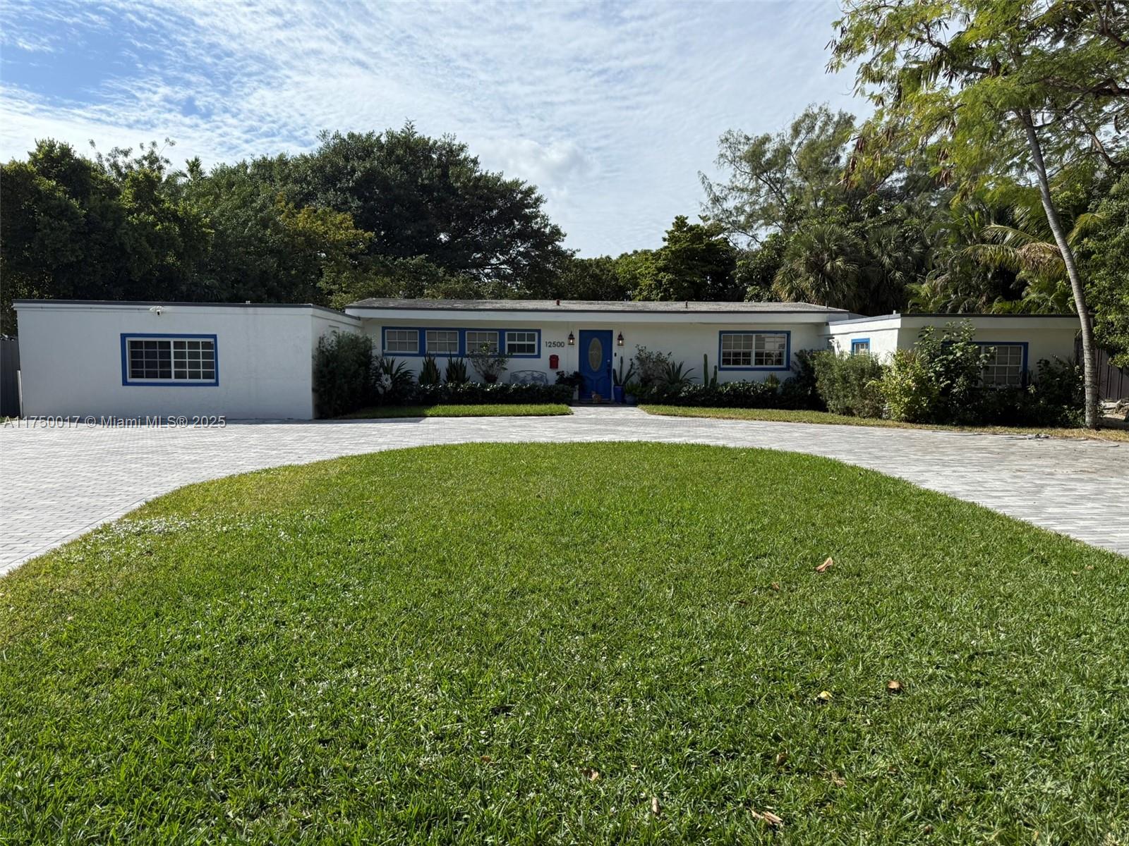 12500 Alamanda Dr Property Photo 1