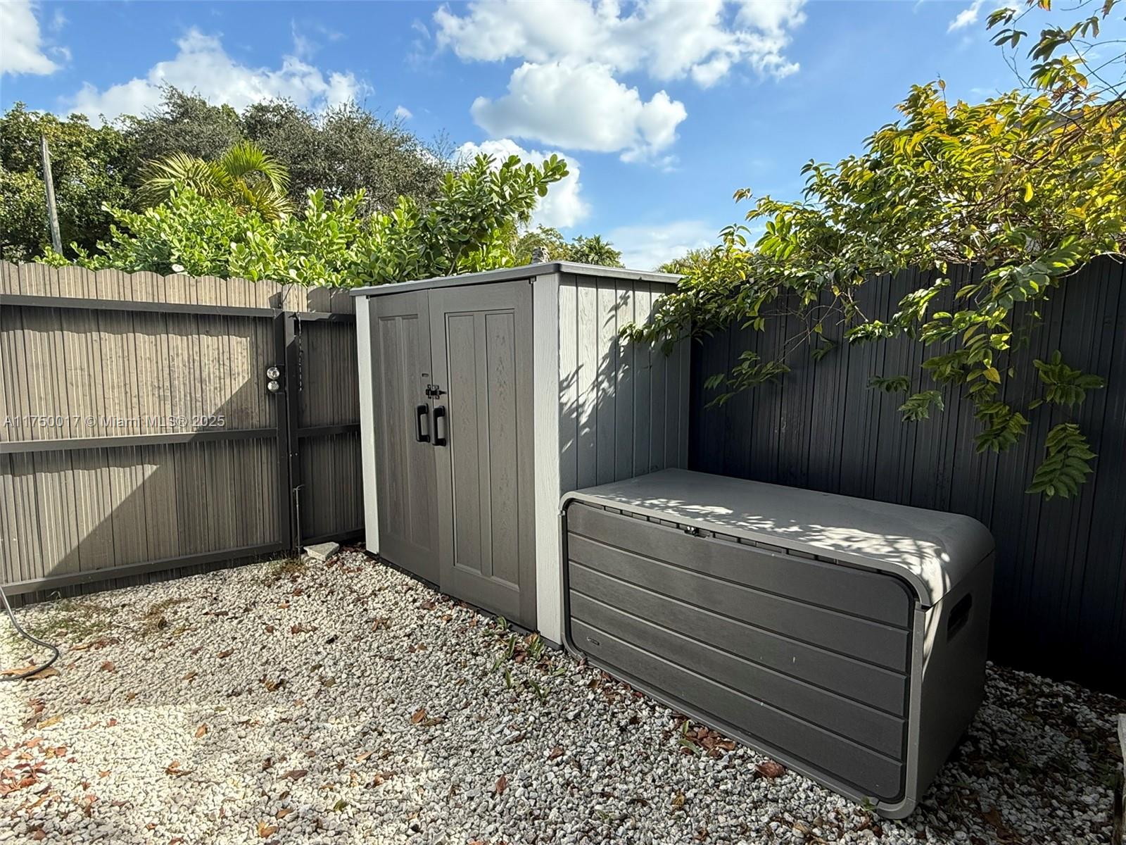 12500 Alamanda Dr Property Photo 39