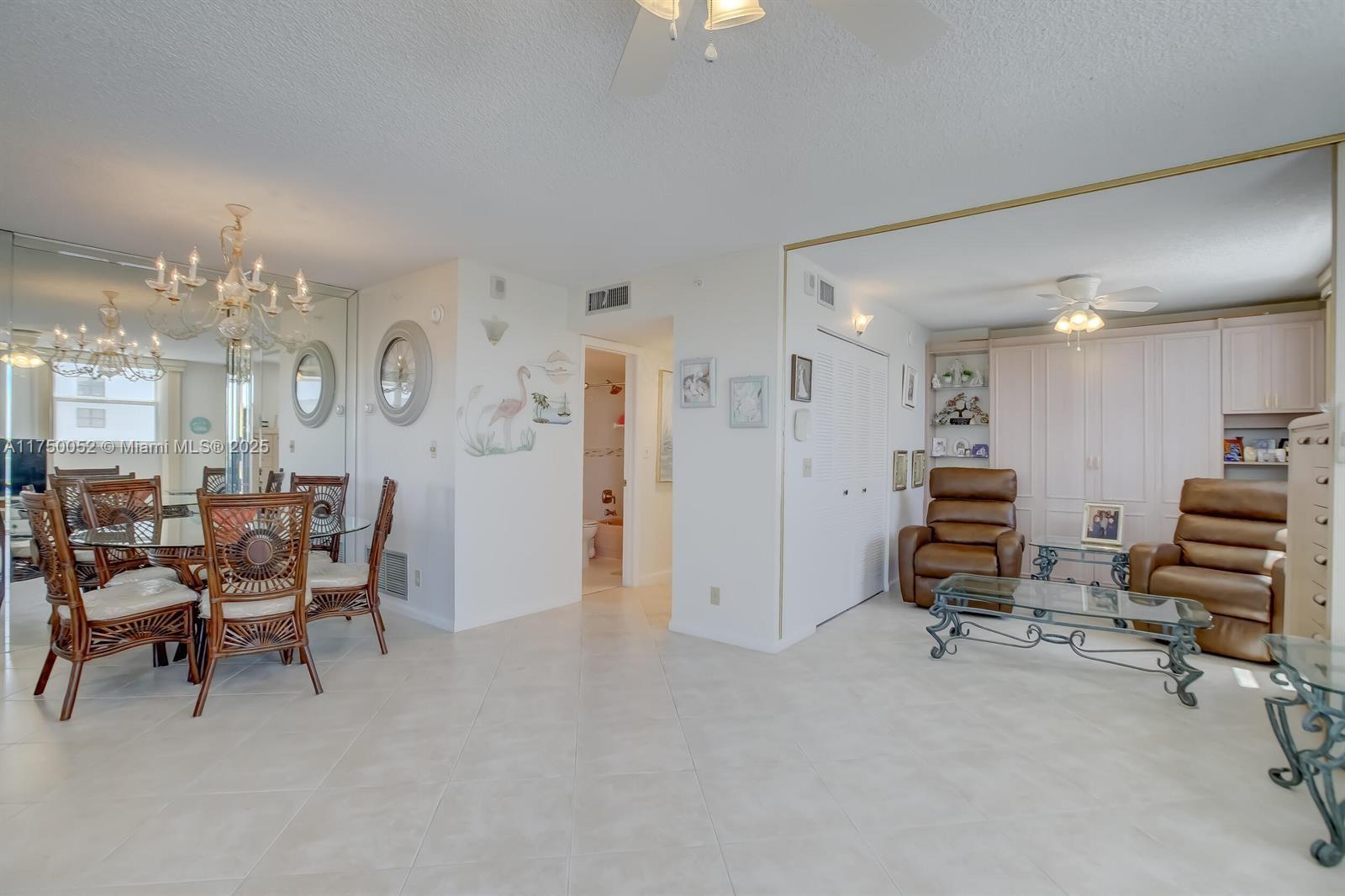 1505 N Riverside Dr 604 Property Photo 24