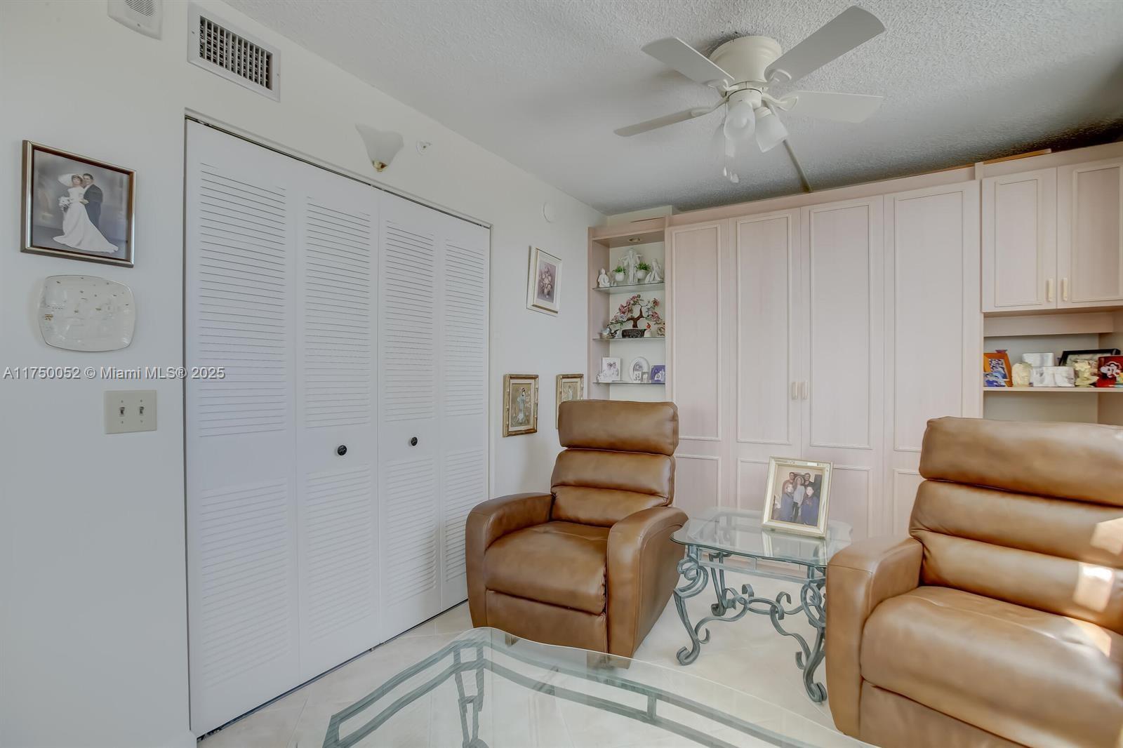 1505 N Riverside Dr 604 Property Photo 25