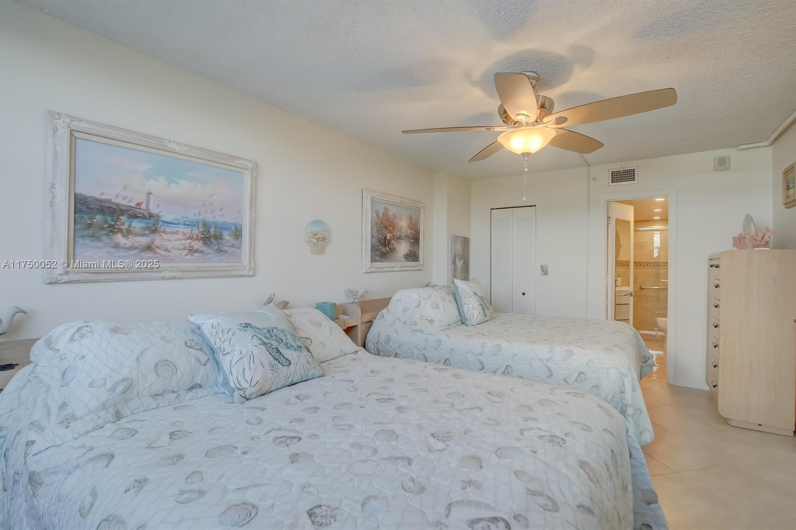 1505 N Riverside Dr 604 Property Photo 33