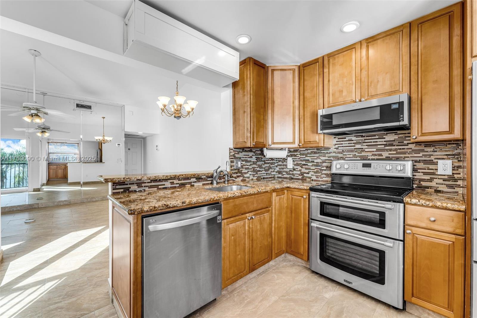 1303 S Liberty Ave 1303i Property Photo 3