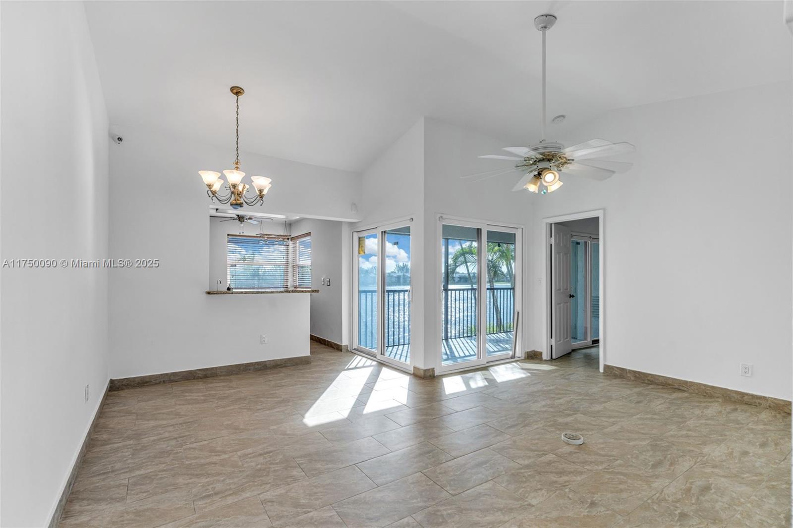 1303 S Liberty Ave 1303i Property Photo 4