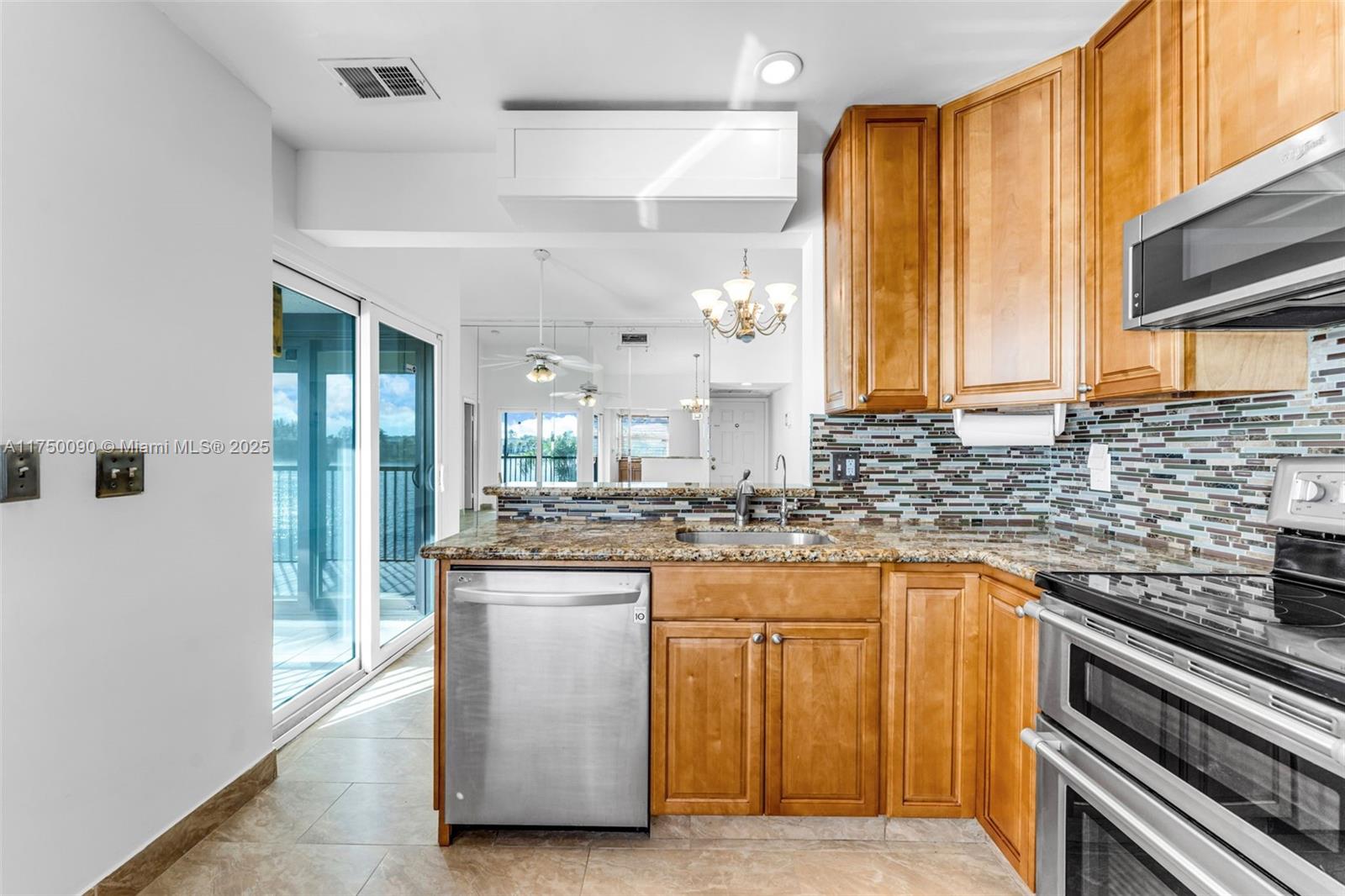 1303 S Liberty Ave 1303i Property Photo 7