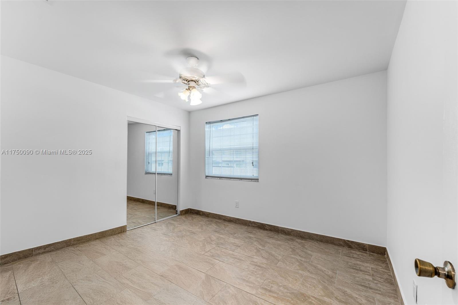 1303 S Liberty Ave 1303i Property Photo 10