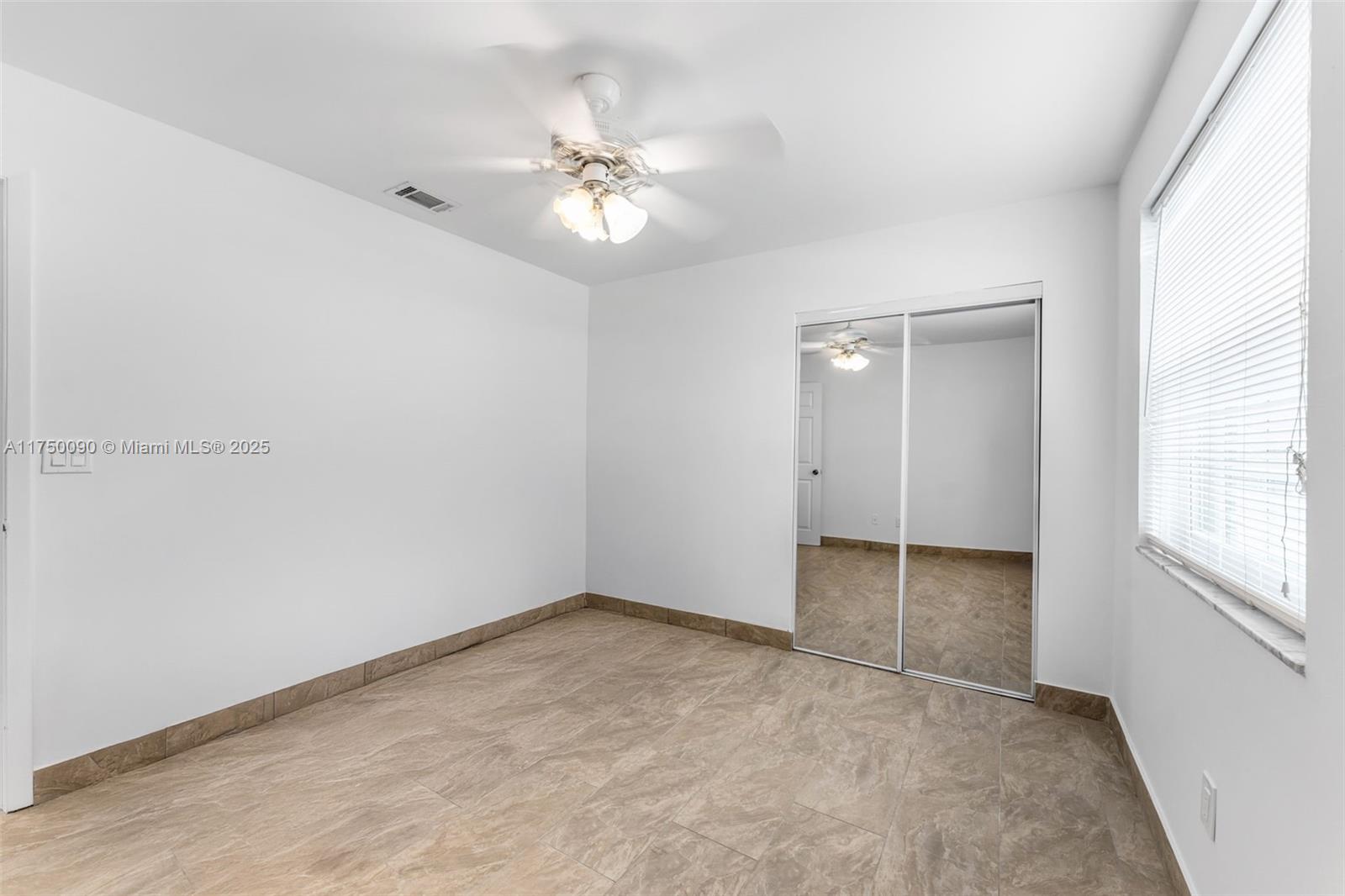 1303 S Liberty Ave 1303i Property Photo 11