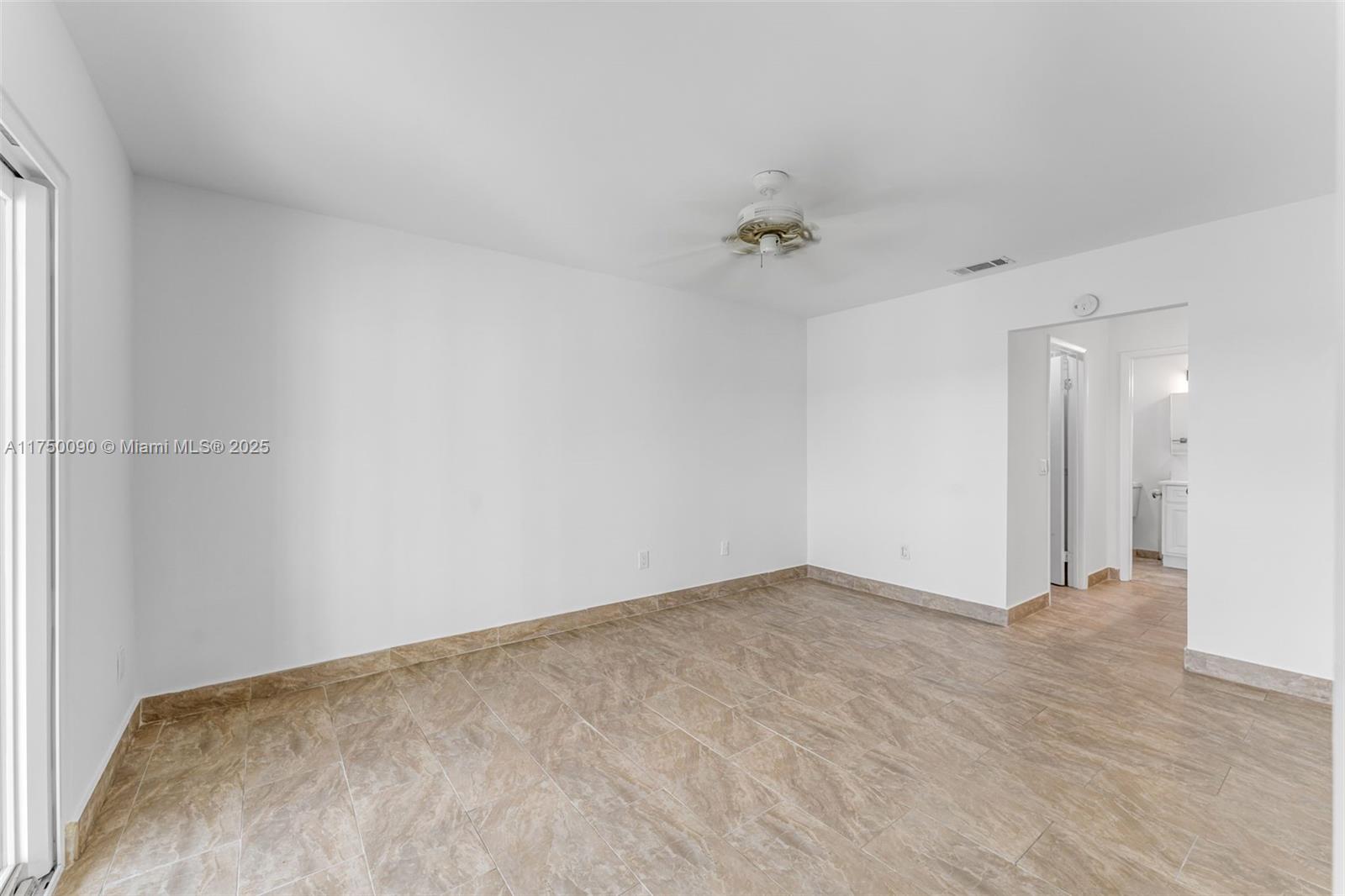 1303 S Liberty Ave 1303i Property Photo 13