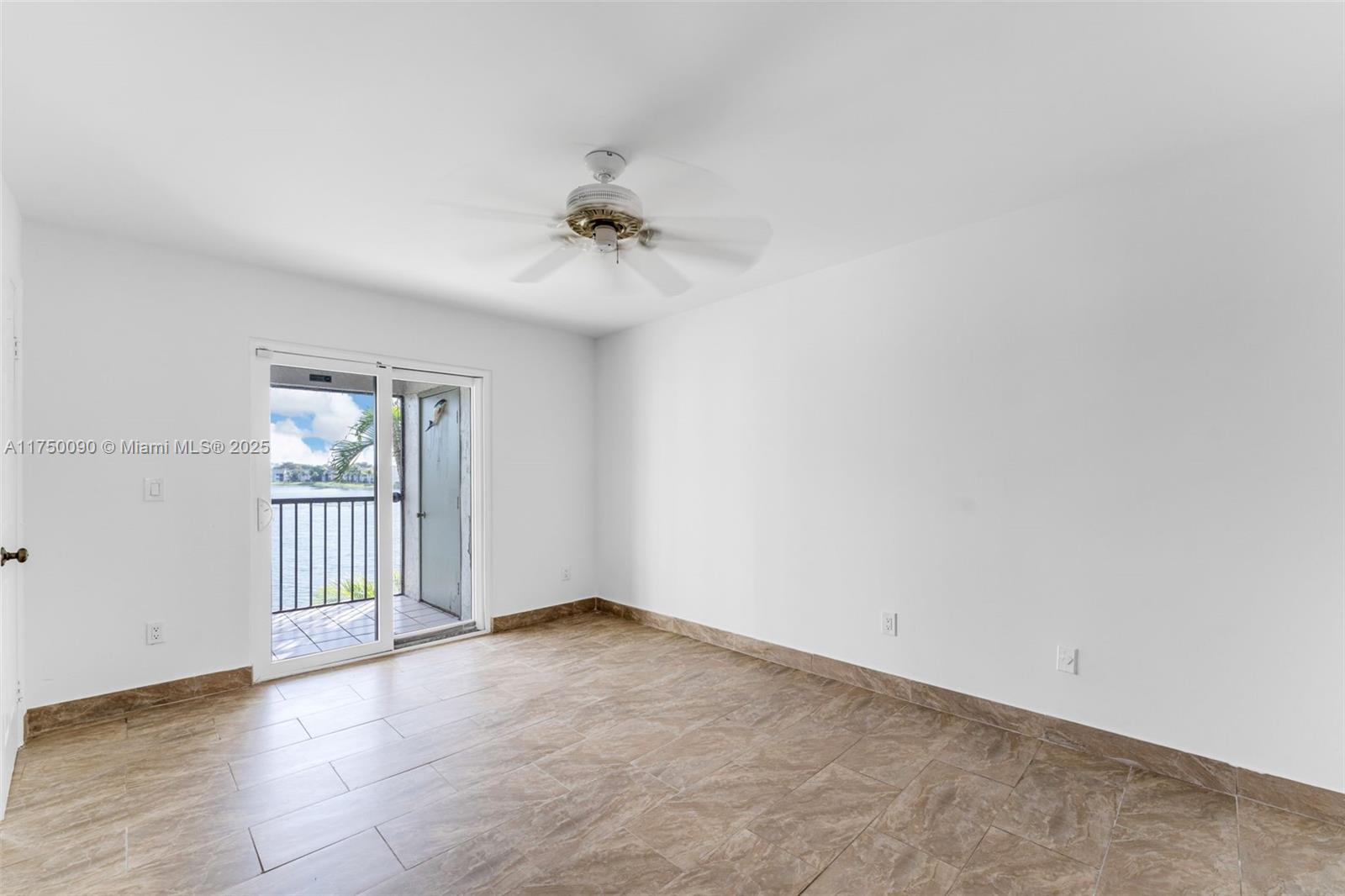 1303 S Liberty Ave 1303i Property Photo 14