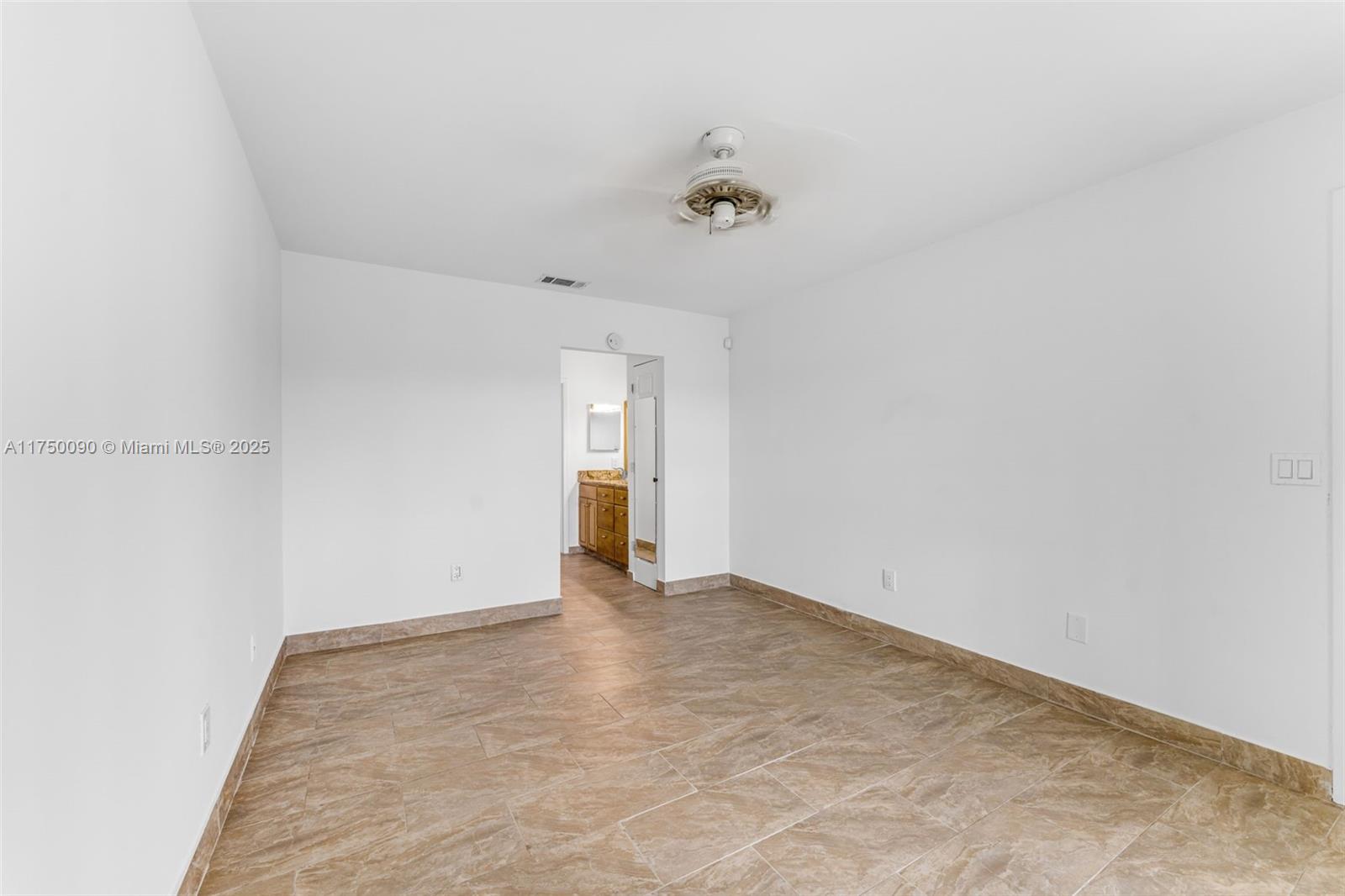 1303 S Liberty Ave 1303i Property Photo 15