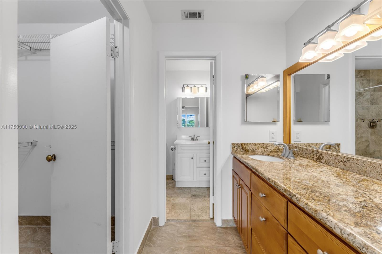 1303 S Liberty Ave 1303i Property Photo 16