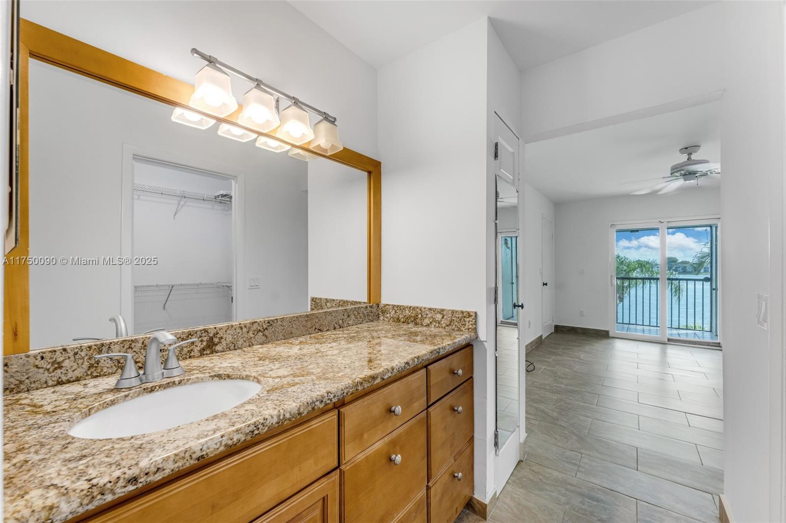 1303 S Liberty Ave 1303i Property Photo 17
