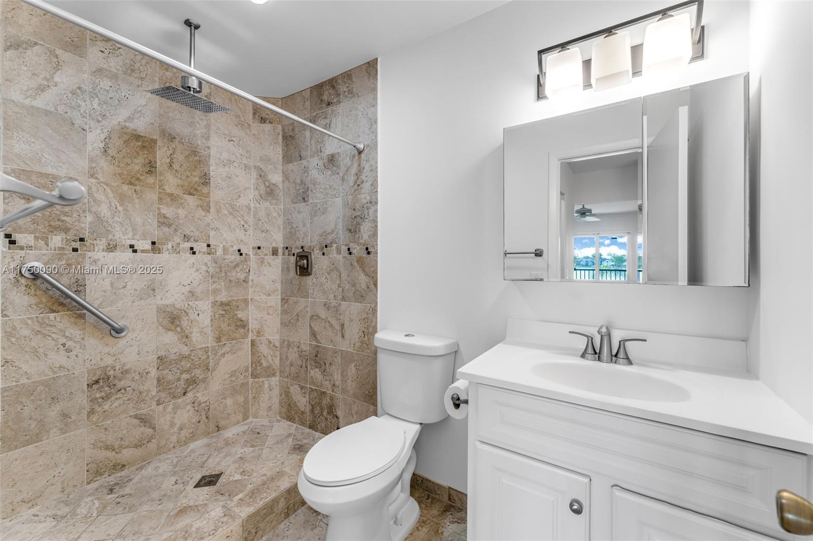 1303 S Liberty Ave 1303i Property Photo 18