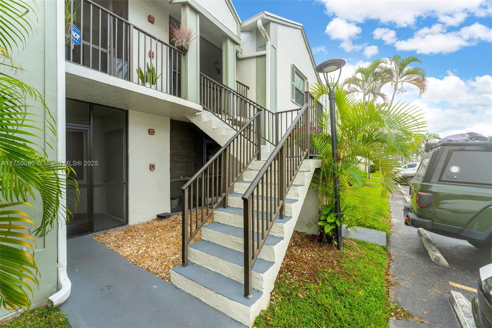 1303 S Liberty Ave 1303i Property Photo 20