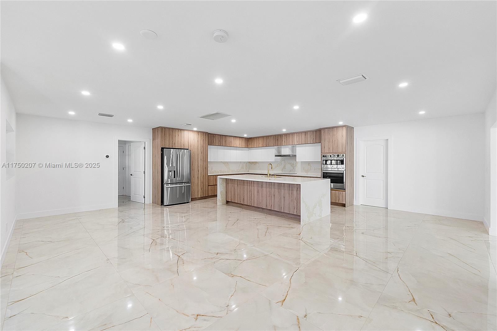 15201 Sw 74th Place Property Photo 18