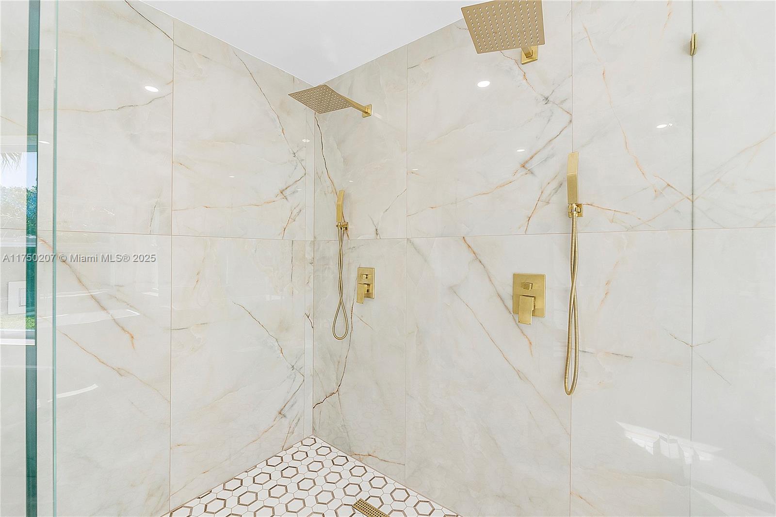 15201 Sw 74th Place Property Photo 31