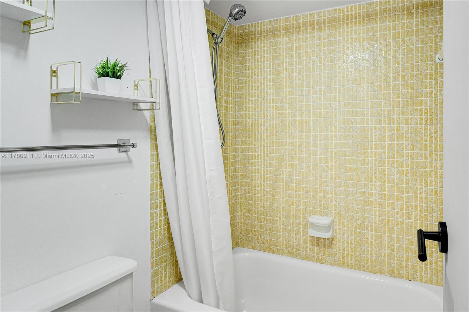 100 Bayview Dr 617 Property Photo 24