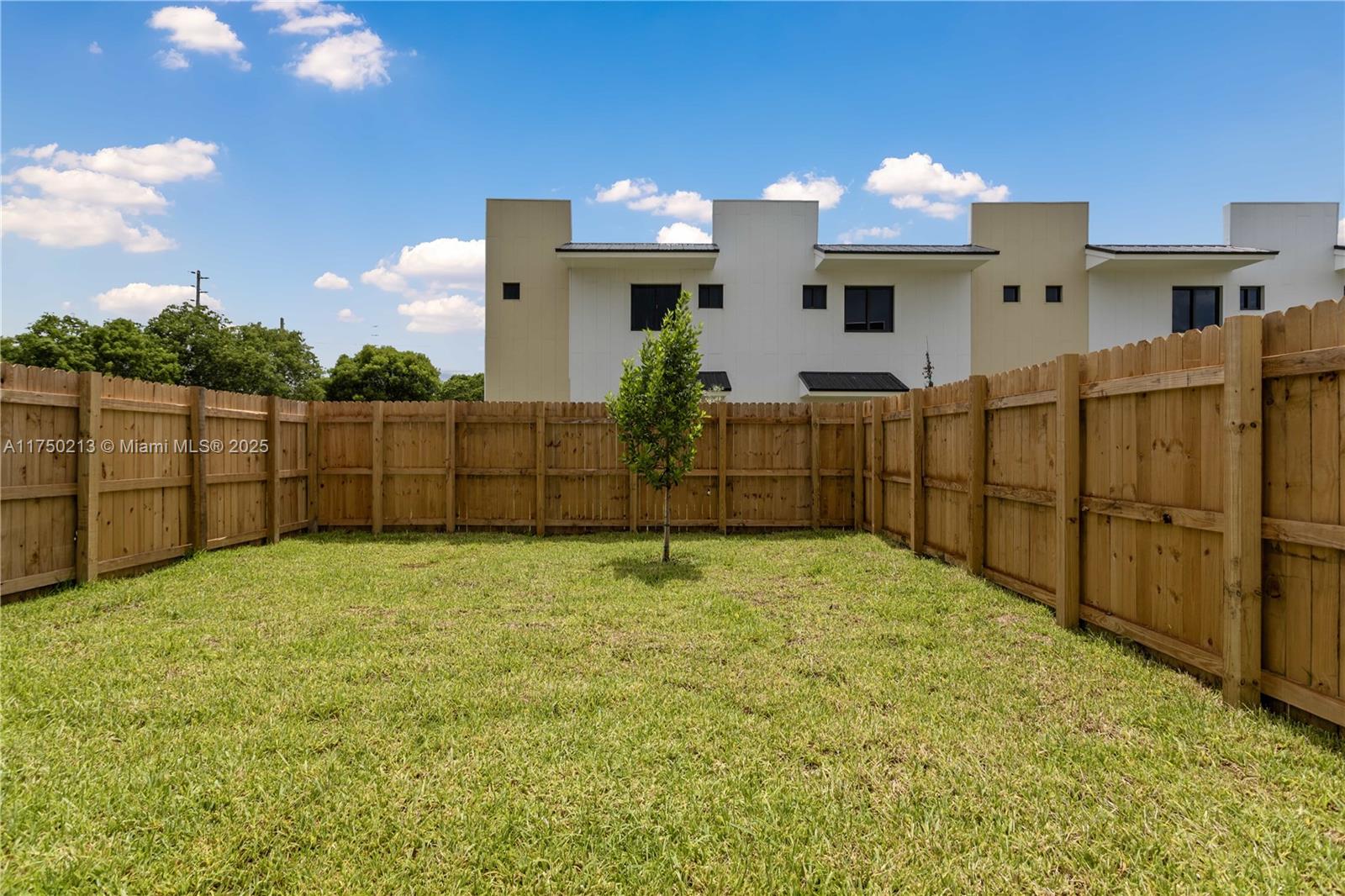 556 Nw 7 Street 4 Property Photo 17