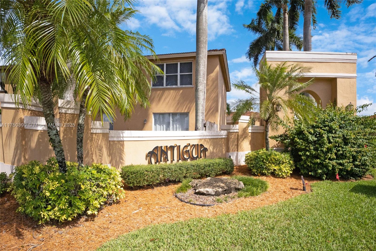 886 NW 135th Ter